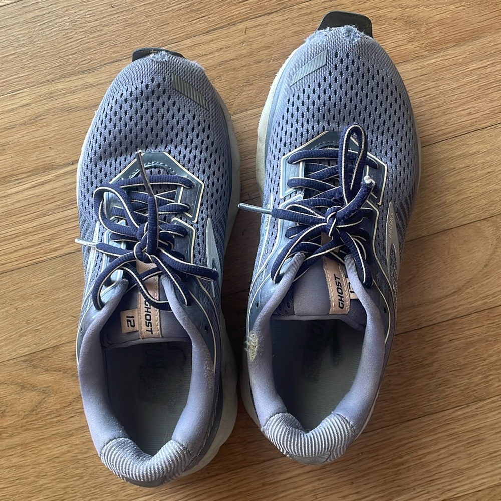 Brooks shoes size 7 gray